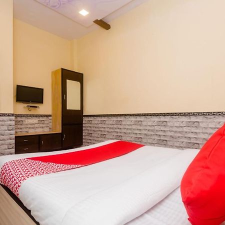 Hotel Nivara Navi Mumbai Exteriör bild