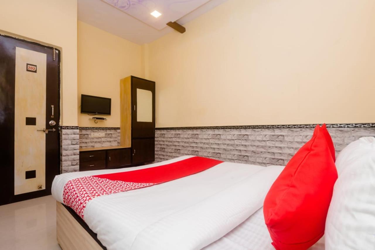 Hotel Nivara Navi Mumbai Exteriör bild