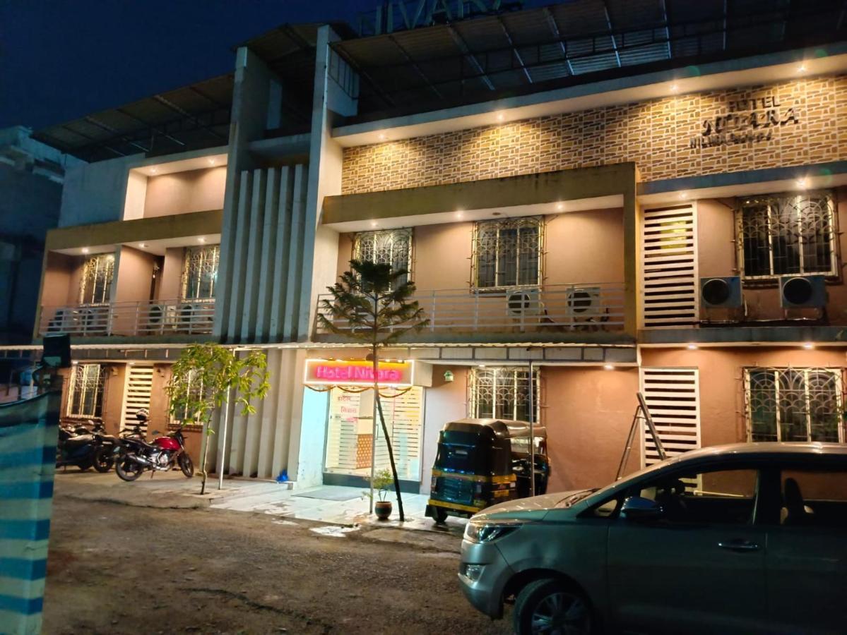 Hotel Nivara Navi Mumbai Exteriör bild
