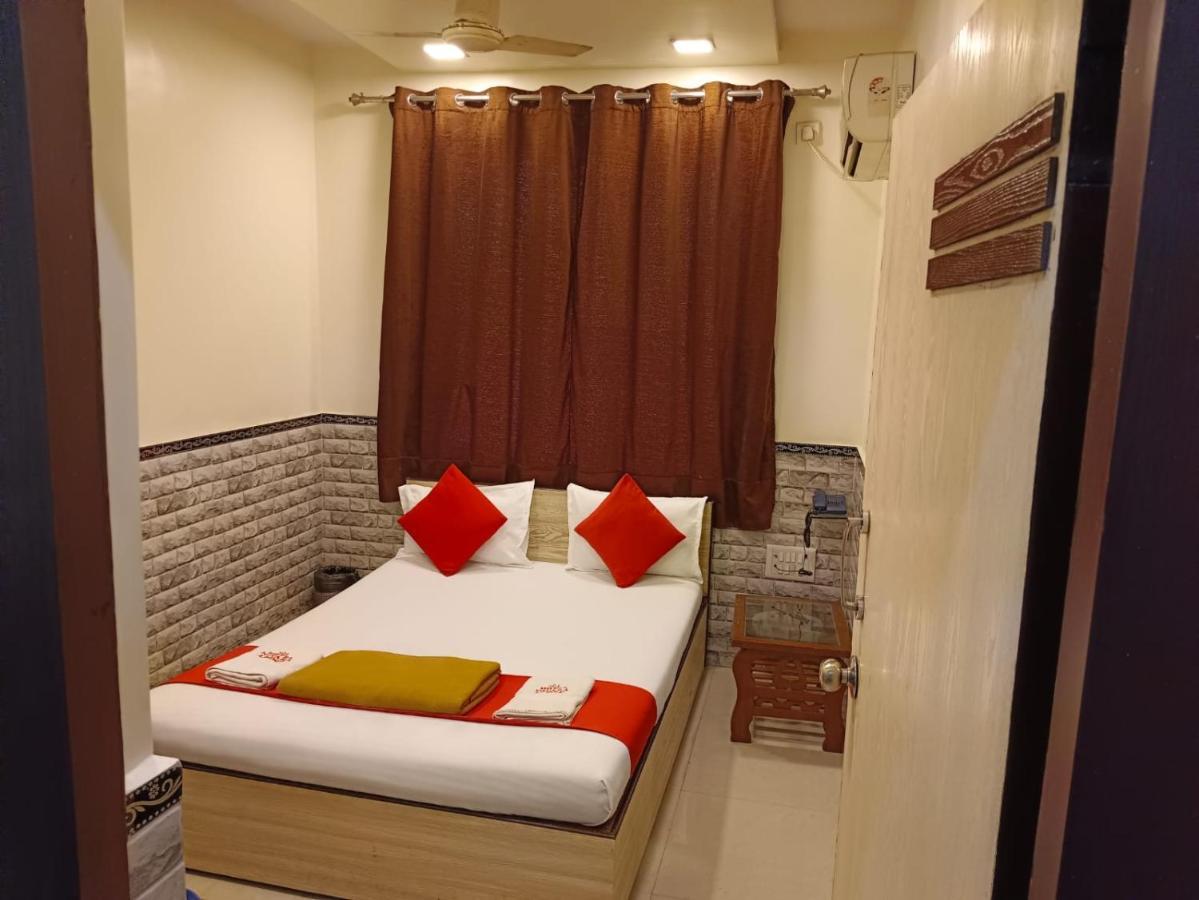 Hotel Nivara Navi Mumbai Exteriör bild