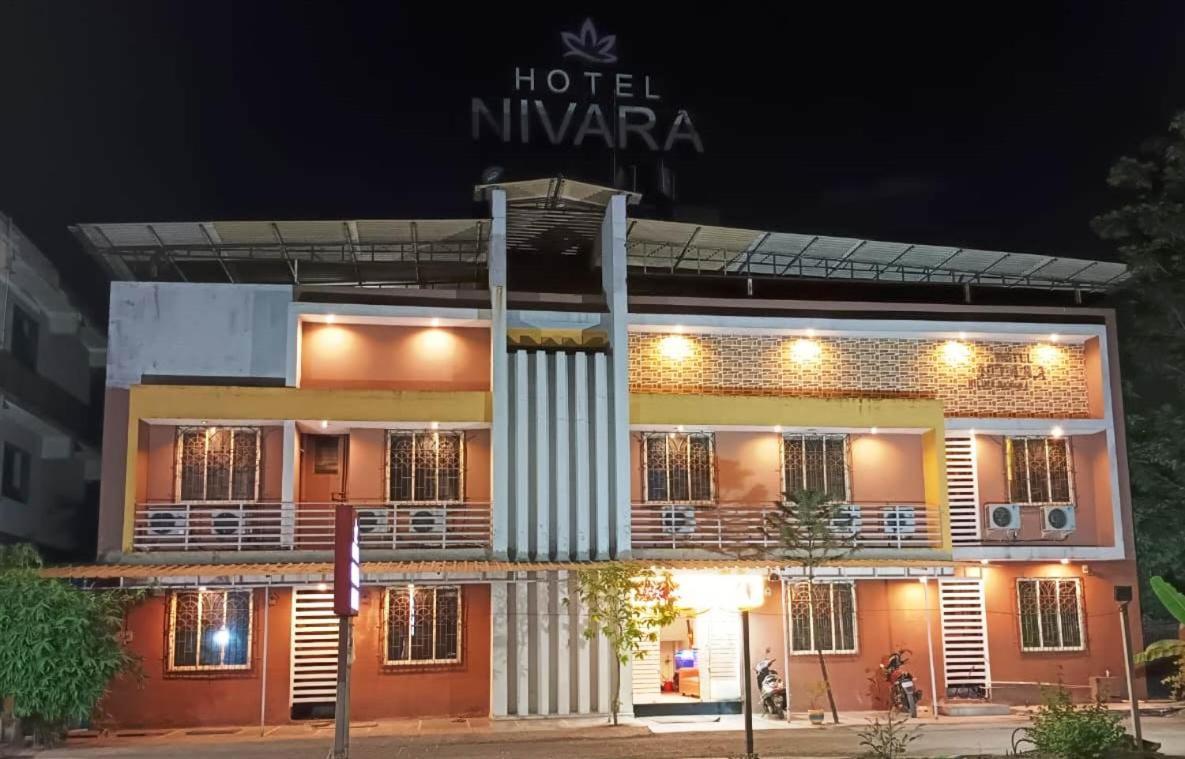 Hotel Nivara Navi Mumbai Exteriör bild